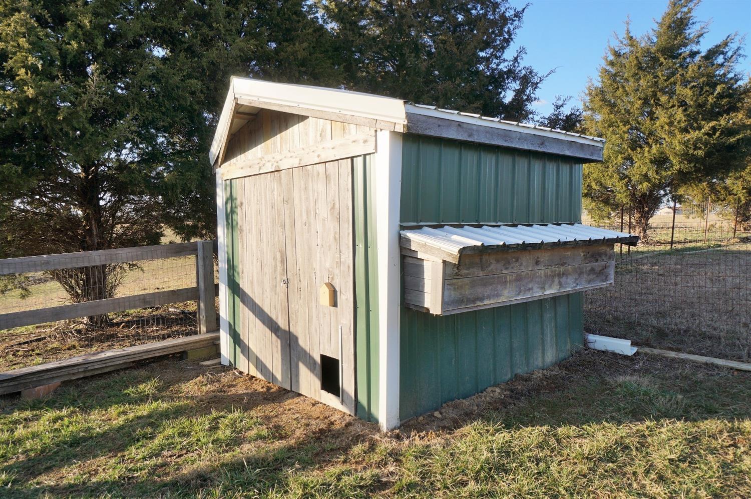 8305 Bocock Road Dillsboro, IN 47018 - Photo 40 of 80 Chicken Coop ready for action!