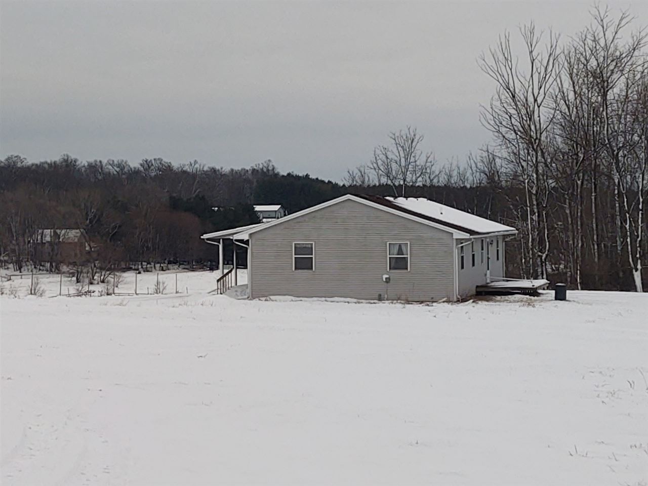 16253 Best Road Davis, IL 61019 - Photo 2 of 25 a house with a outdoor space