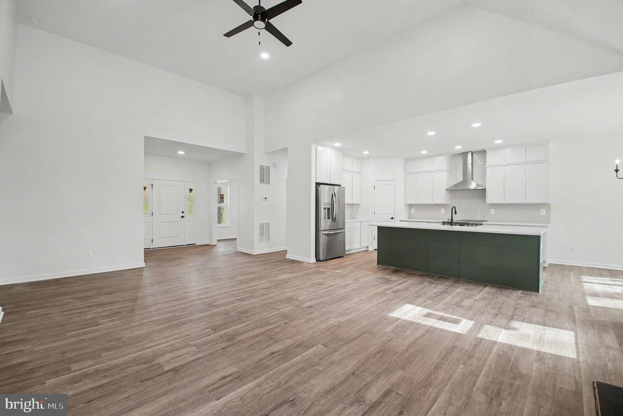 7253 Blackwell Road Warrenton, VA 20187 - Photo 16 of 41 Spacious modern living area awaits you.