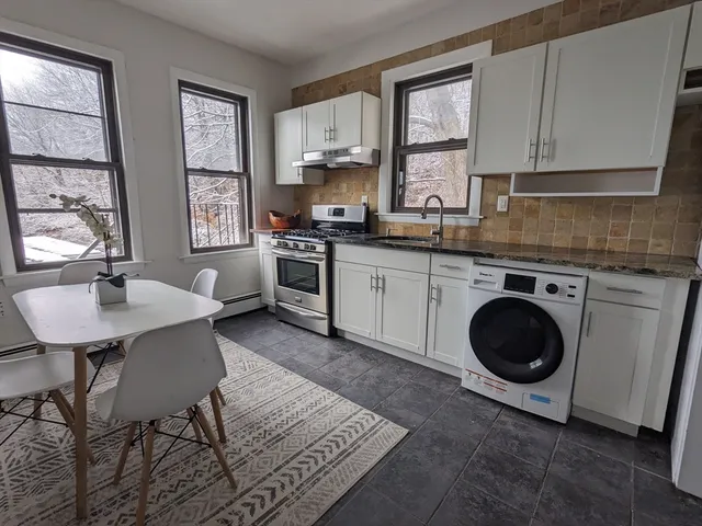 $2,875 | 36 Leyden Street, Unit 2, Boston, MA 02128