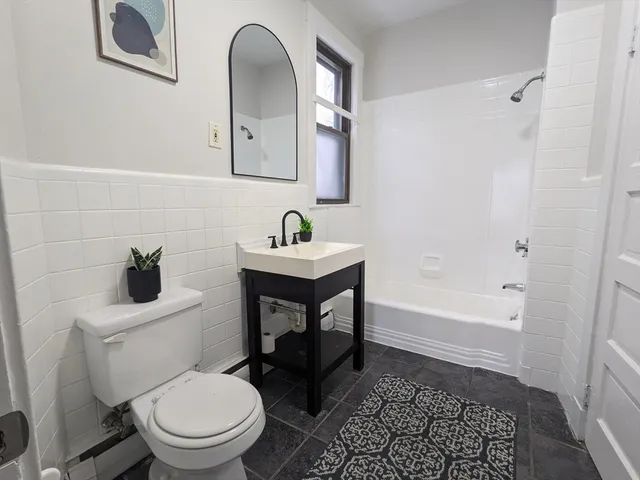 $2,875 | 36 Leyden Street, Unit 2, Boston, MA 02128