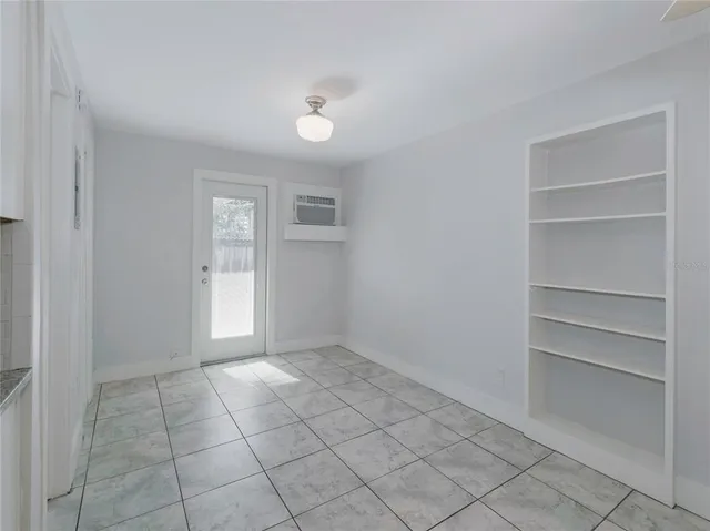 $1,250 | 2808 Clinton Street South, Unit E, Gulfport, FL 33707