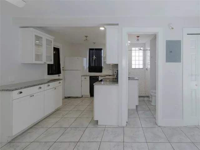 $1,250 | 2808 Clinton Street South, Unit E, Gulfport, FL 33707