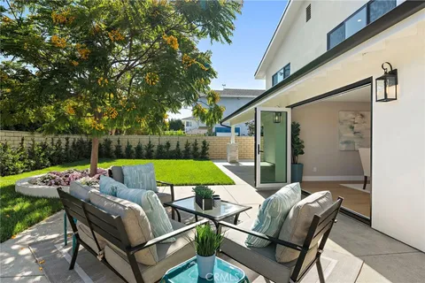 $2,599,000 | 9072 Niguel Circle, Huntington Beach, CA 92646