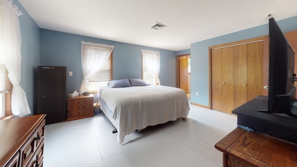 281 Albee Road Uxbridge, MA 01569 - Photo 15 of 21 Gallery Image 15