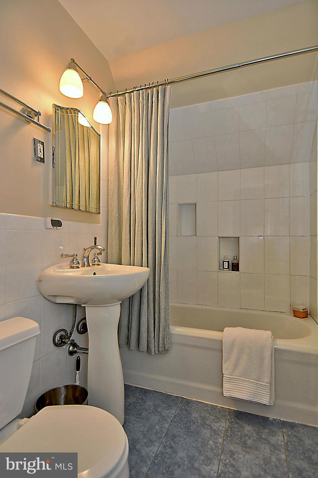 6428 Barnaby Street Northwest Washington, DC 20015 - Photo 19 of 30 Bath (Master)