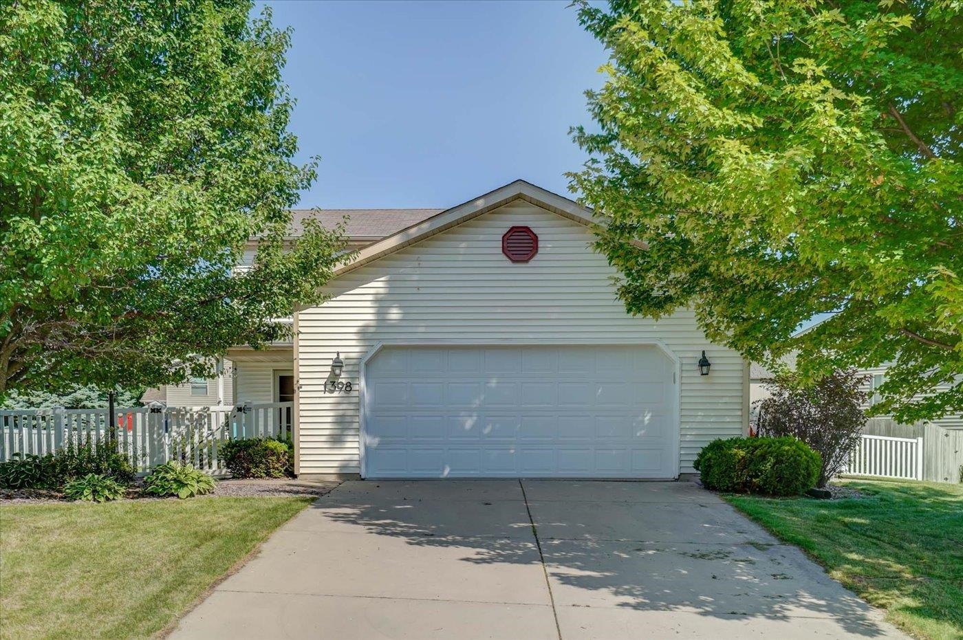 1398 Prairie Rose Drive, Sun Prairie, WI 53590 Compass