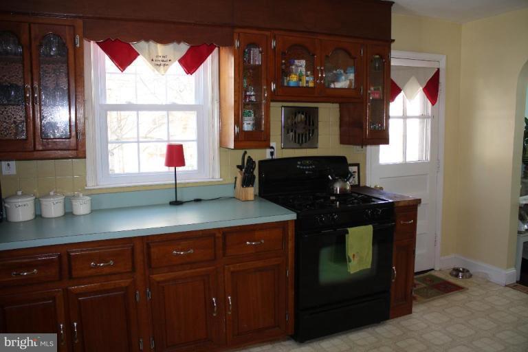 6506 Sharon Road Baltimore, MD 21239 - Photo 8 of 27 Kitchen #3