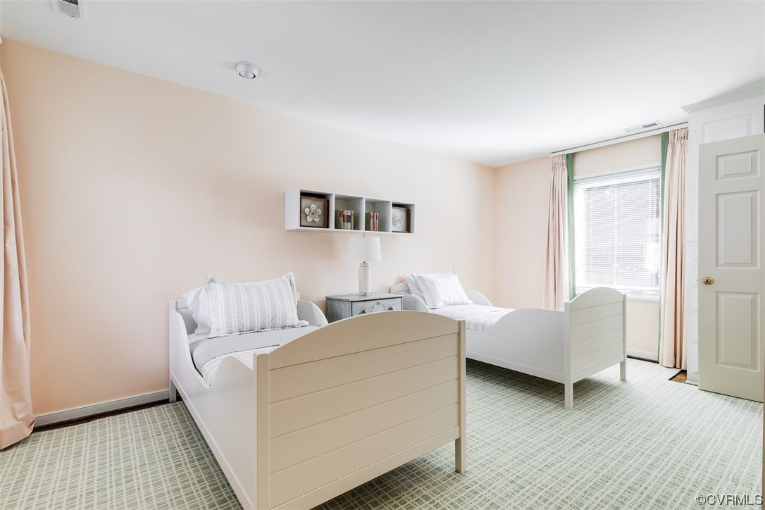4600 Sulgrave Road Midlothian, VA 23114 - Photo 17 of 26 a living room with furniture and a window