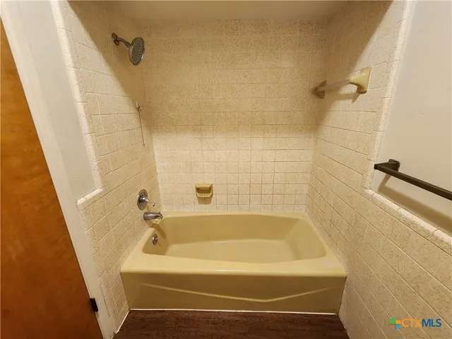 $1,295 | 1274 Hillcrest Drive, New Braunfels, TX 78130