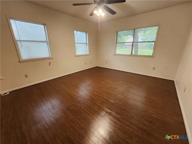 $1,295 | 1274 Hillcrest Drive, New Braunfels, TX 78130