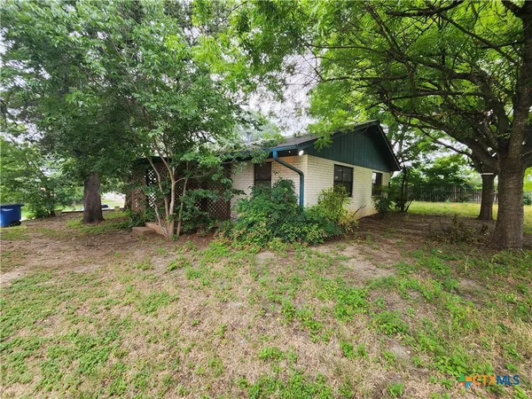 $1,295 | 1274 Hillcrest Drive, New Braunfels, TX 78130
