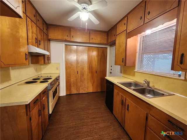 $1,295 | 1274 Hillcrest Drive, New Braunfels, TX 78130