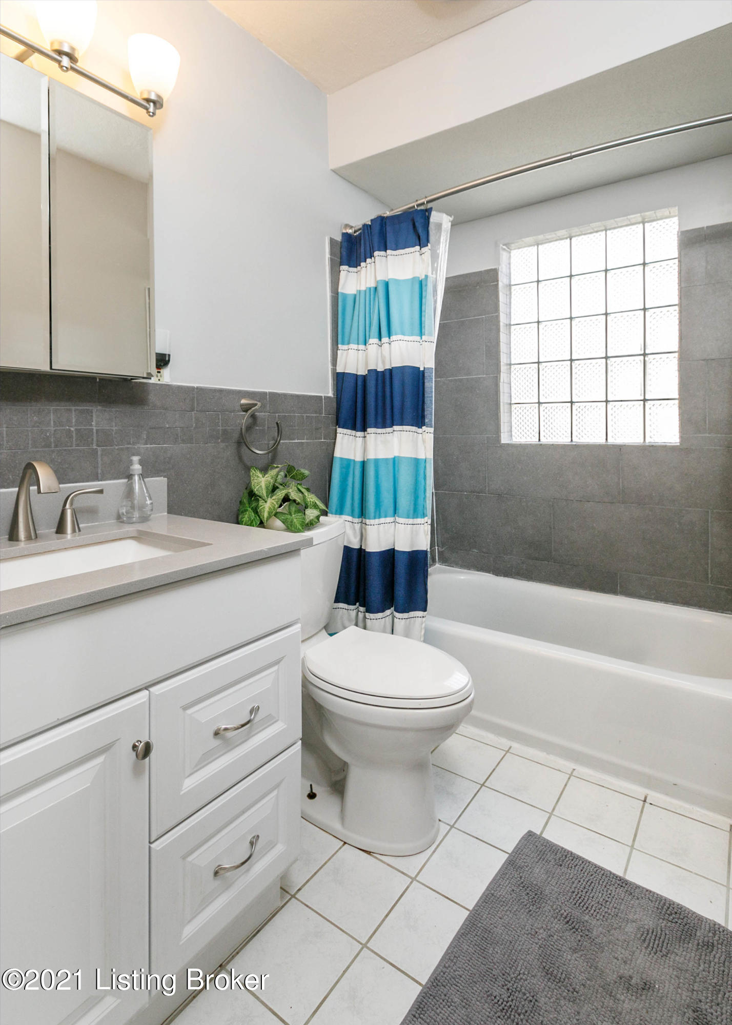 3717 Chevy Chase Road Louisville, KY 40218 - Photo 21 of 37 Updated Full Bath