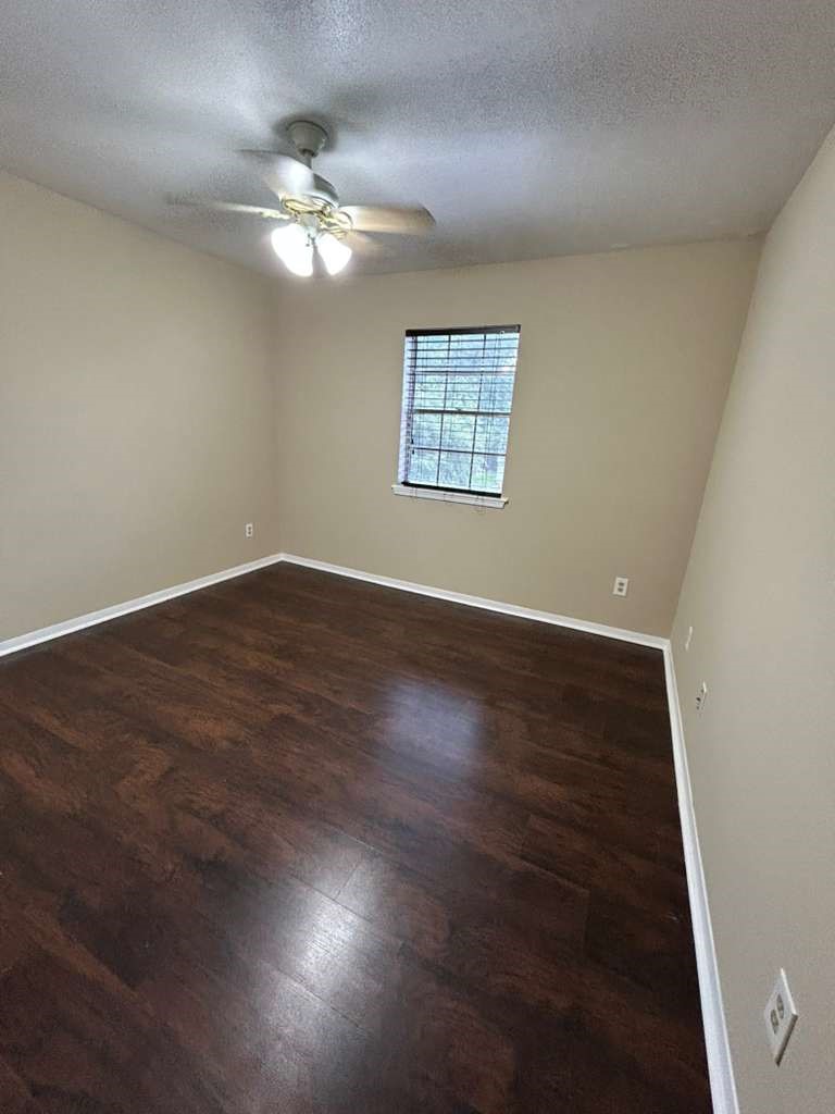 8351 Ariel Street Houston, TX 77074 - Photo 7 of 14