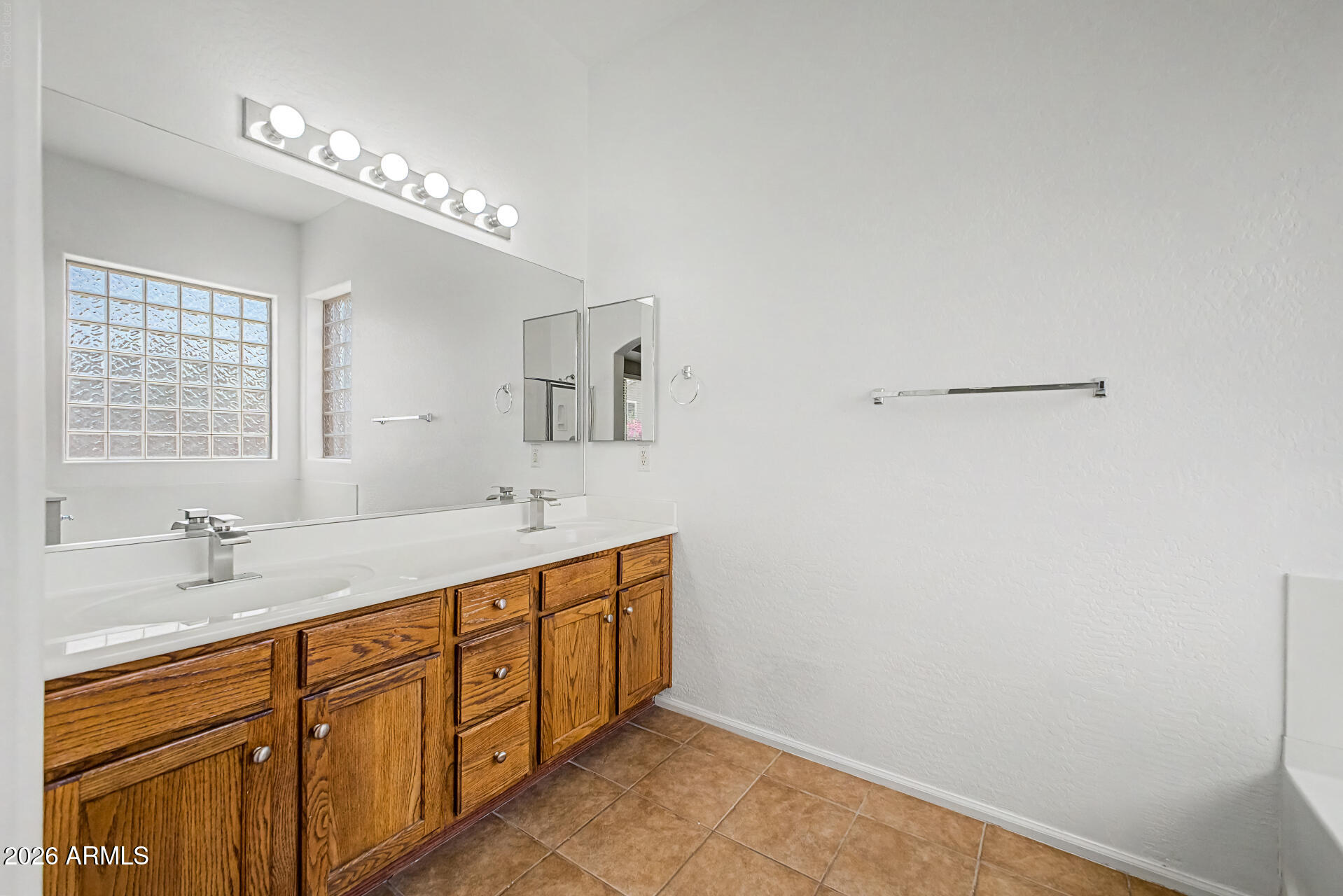 25679 West Crown King Road Buckeye, AZ 85326 - Photo 13 of 24