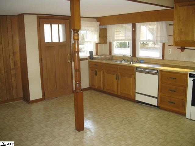 106 Rodgers Road Greer, SC 29650 - Photo 17 of 27 Gallery Image 17