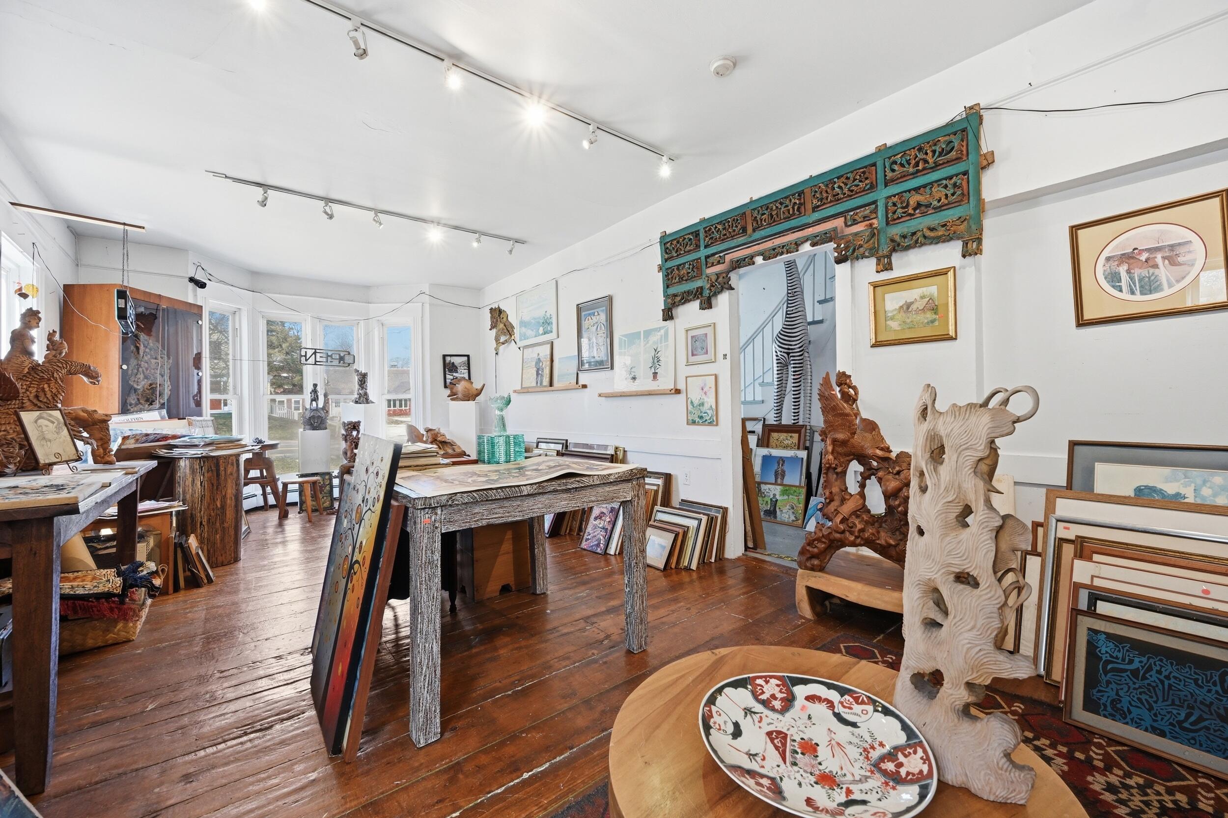 21 South Orleans Road Orleans, MA 02653 - Photo 12 of 32 21SOrleans GalleryFrntRm3