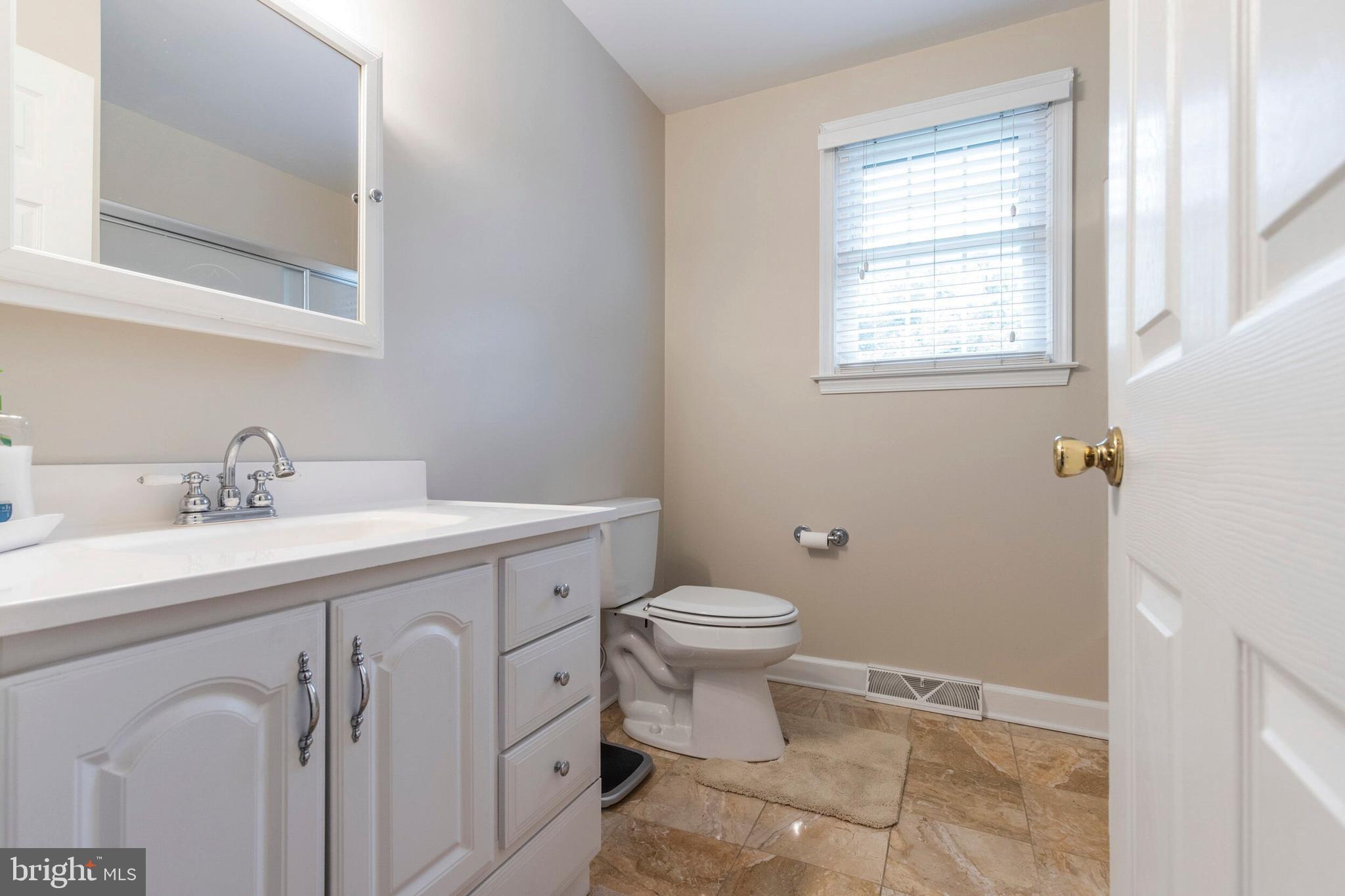 212 Glen Riddle Road Media, PA 19063 - Photo 33 of 36 Center Hall Bath