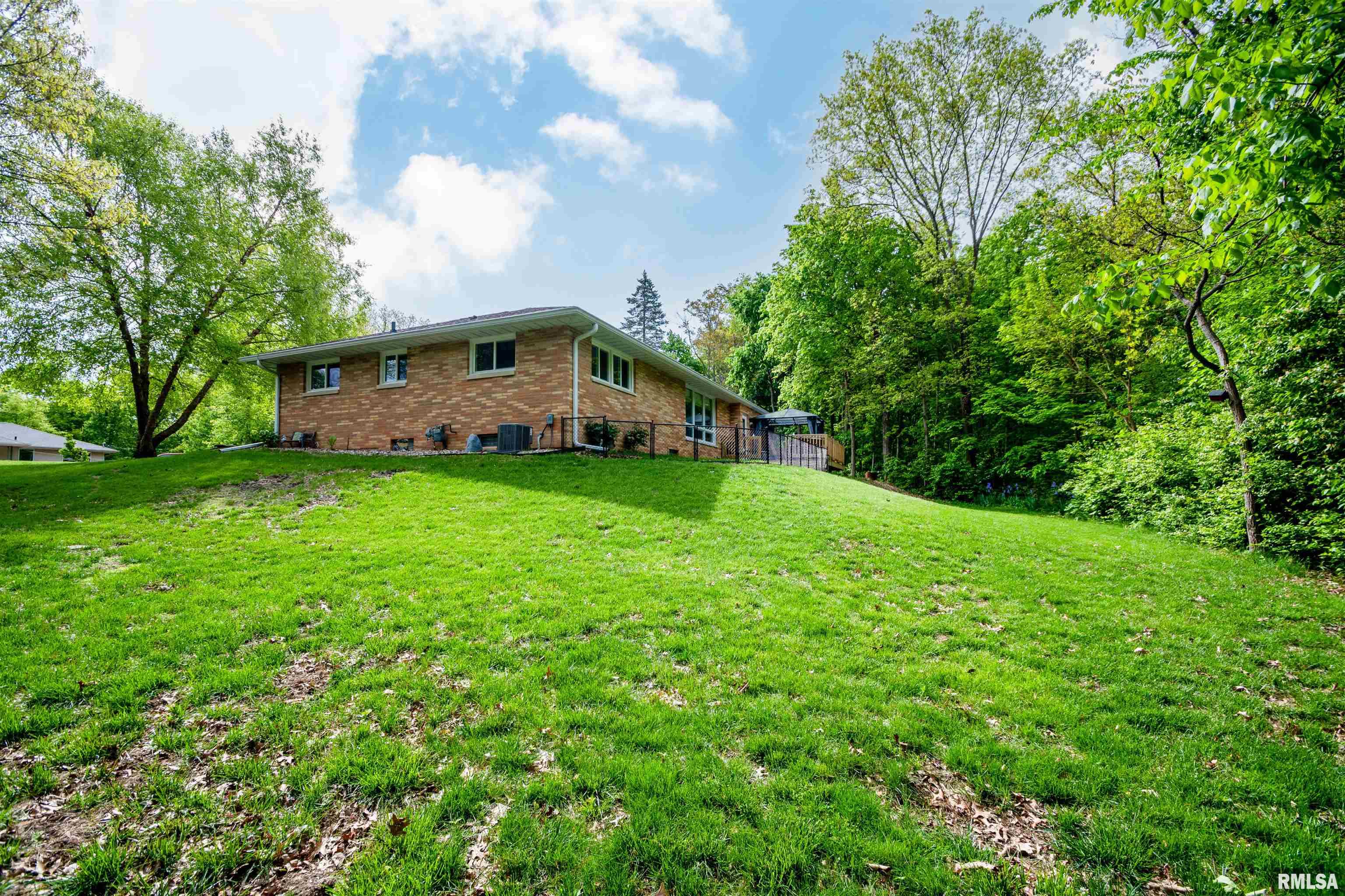1225 North Rim Road East Peoria, IL 61611 - Photo 32 of 35 Gallery Image 32