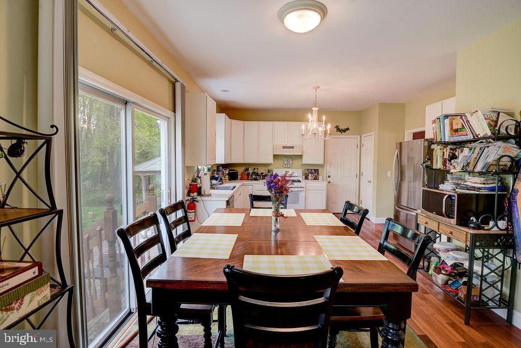 352 Freehold Road Jackson, NJ 08527 - Photo 16 of 35 Kitchen Eating Area