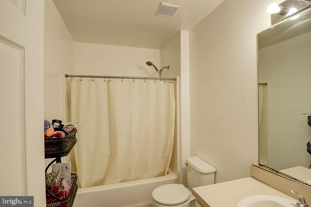 352 Freehold Road Jackson, NJ 08527 - Photo 26 of 35 Hall Bath