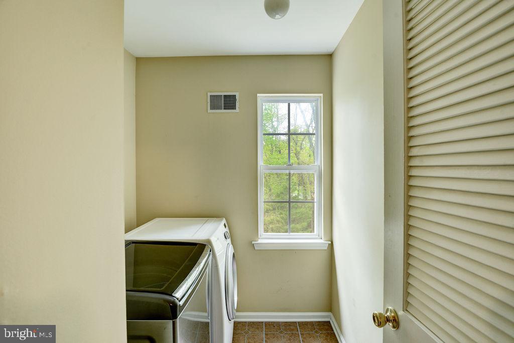 352 Freehold Road Jackson, NJ 08527 - Photo 27 of 35 Laundry - 2nd Floor