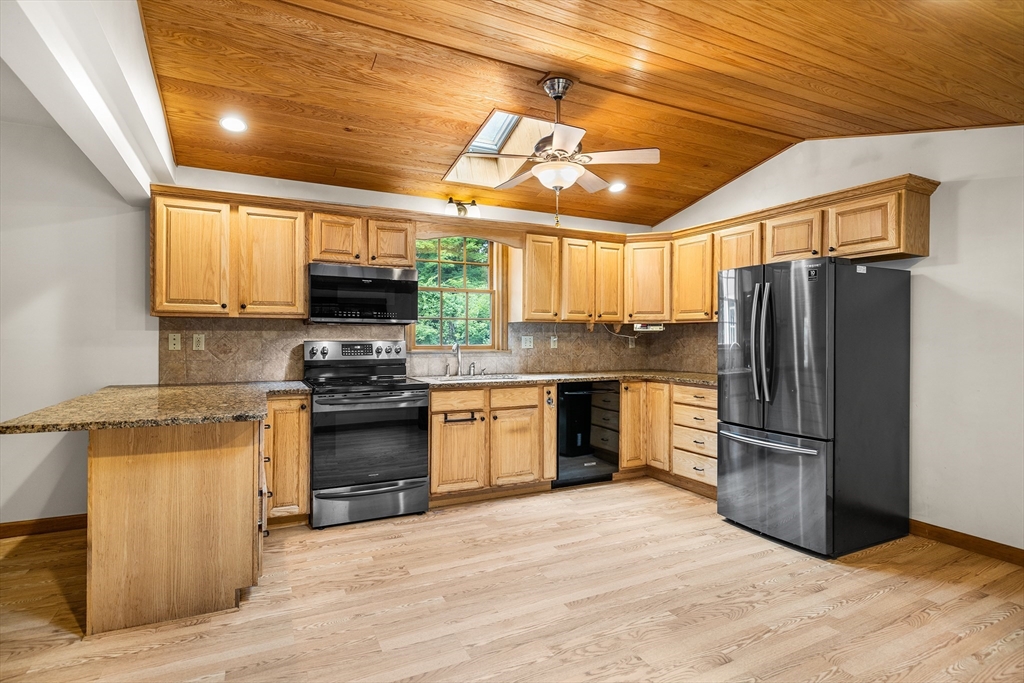 62 Circle Road Longmeadow, MA 01106 - Photo 13 of 42