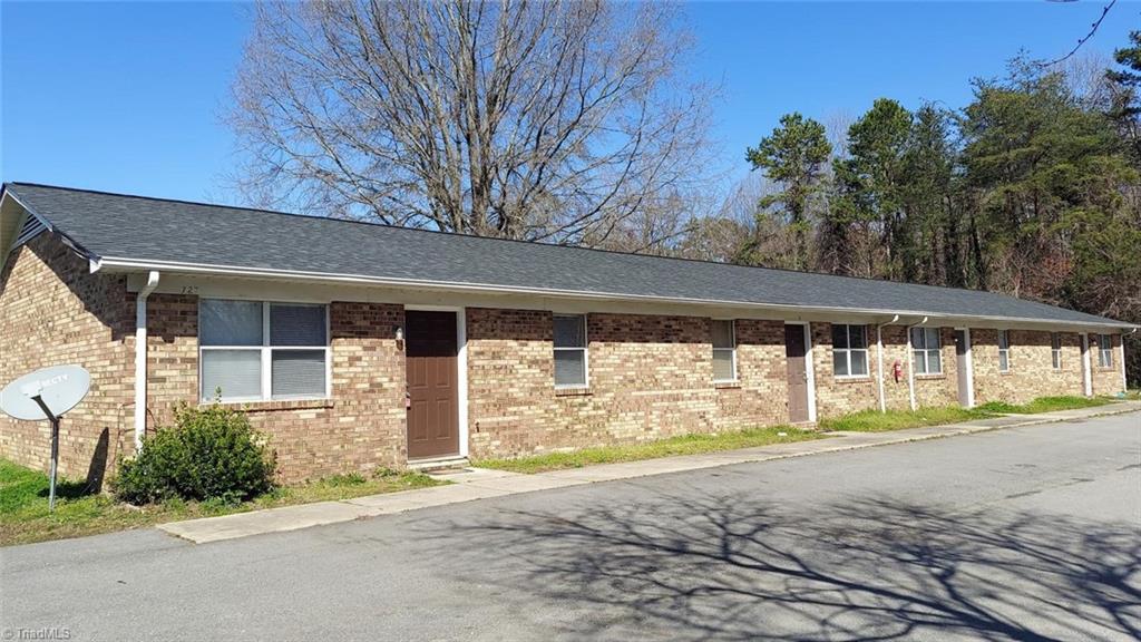 727 South Scientific Street High Point, NC 27260 - Photo 1 of 10