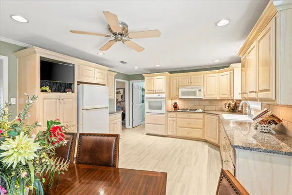 $250,000 | 104 Beech Circle, Levelland, TX 79336