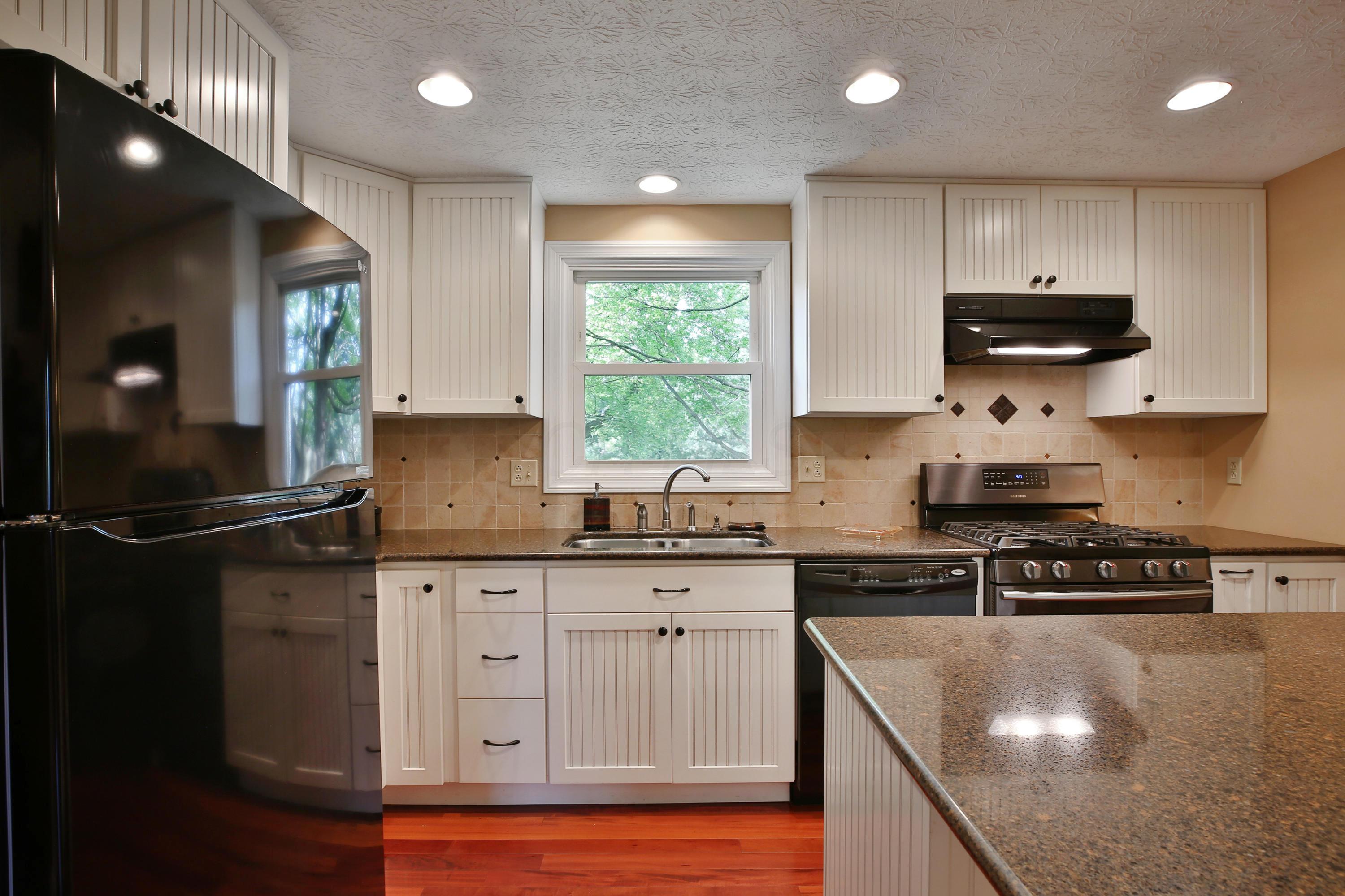 3310 East Powell Road Lewis Center, OH 43035 - Photo 9 of 42 Eat-in kitchen