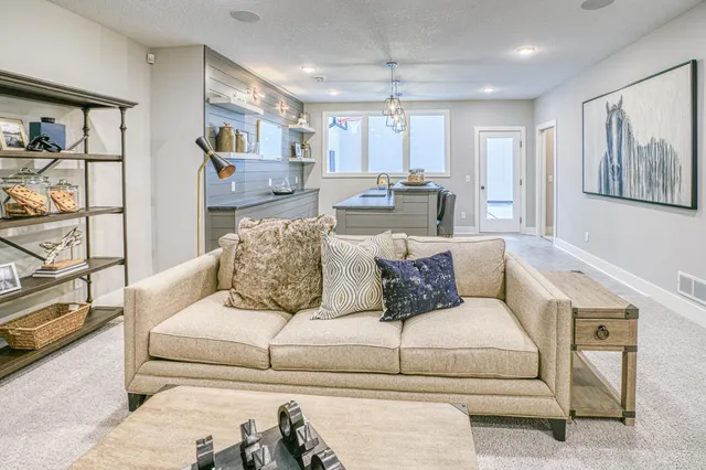 $6,900 | 9733 8th Street North, Lake Elmo, MN 55042