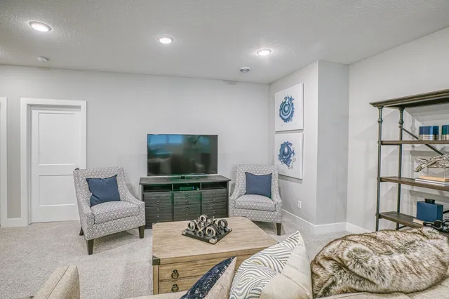 $5,950 | 9733 8th Street North, Lake Elmo, MN 55042