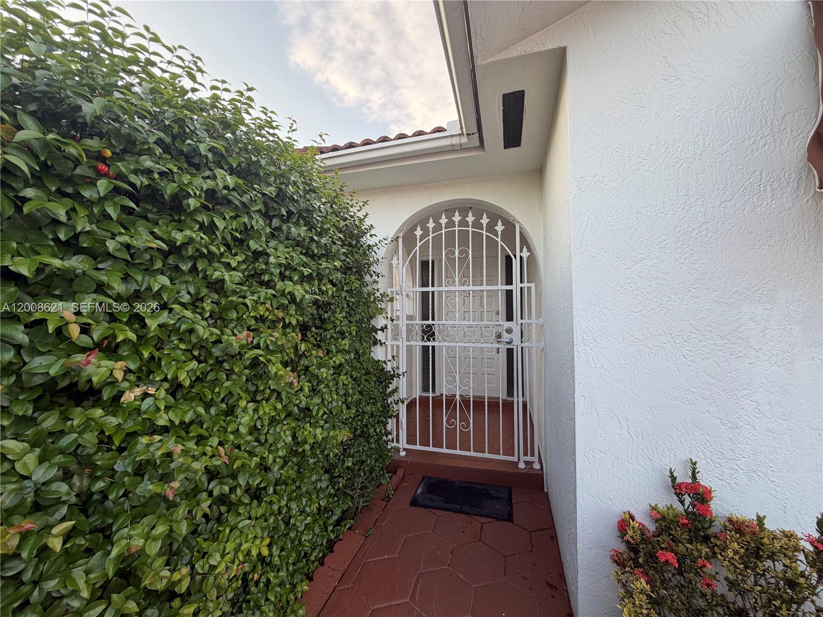 3159 West 73rd Place Hialeah, FL 33018 - Photo 3 of 43