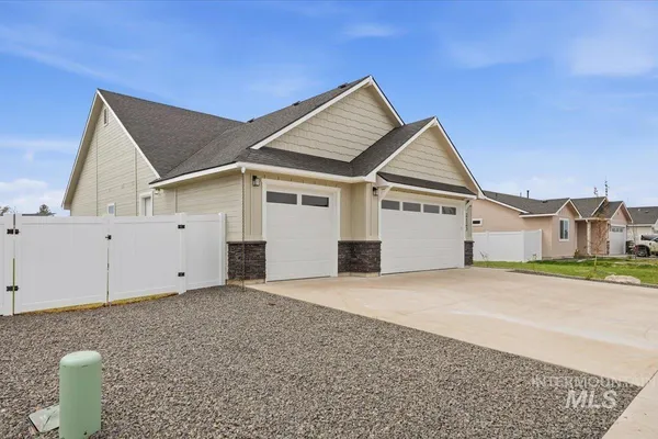 $435,000 | 3100 Driftwood Drive, Payette, ID 83661