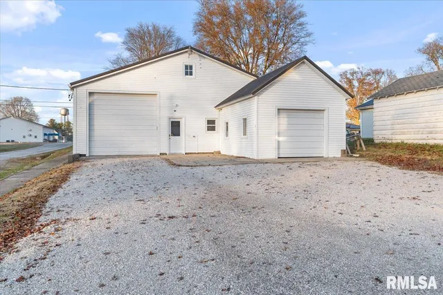 $149,000 | 117 West Main Street, Pleasant Plains, IL 62677