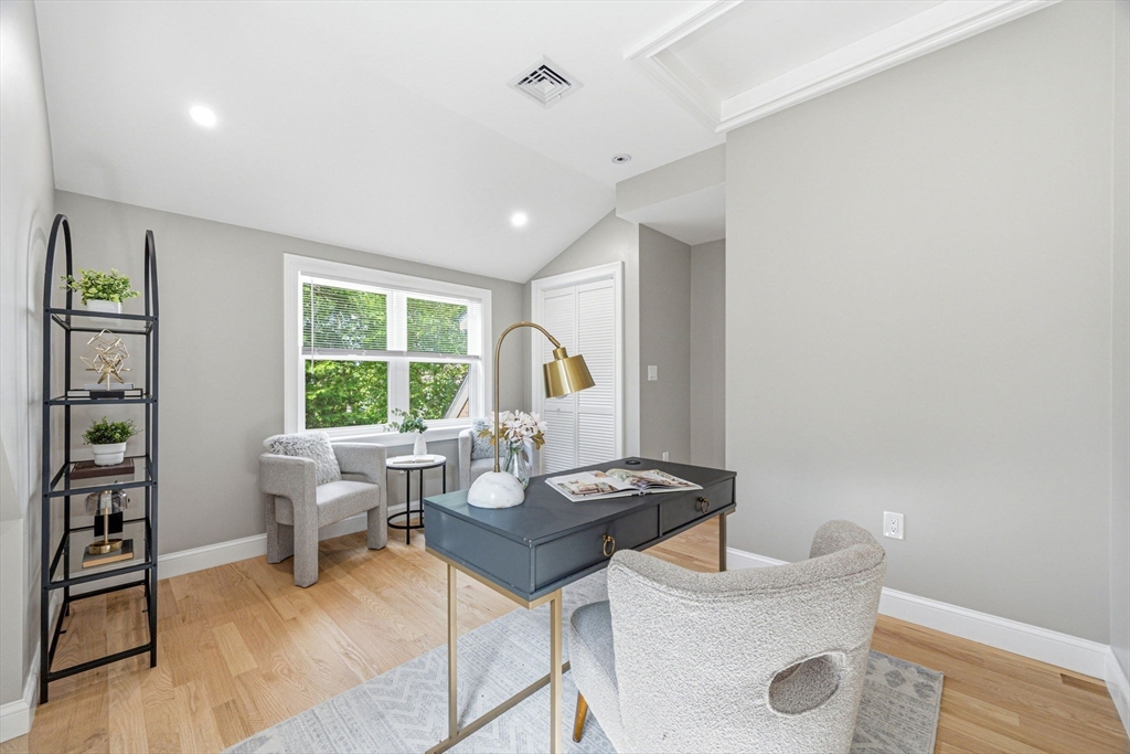 63 Russell Road Wellesley, MA 02482 - Photo 21 of 28 Gallery Image 21