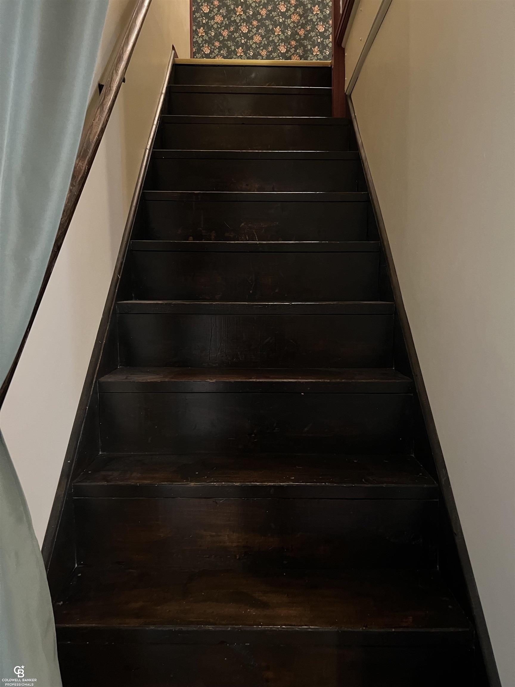 8902 Imlay City Road Avoca, MI 48006 - Photo 51 of 71 Staircase