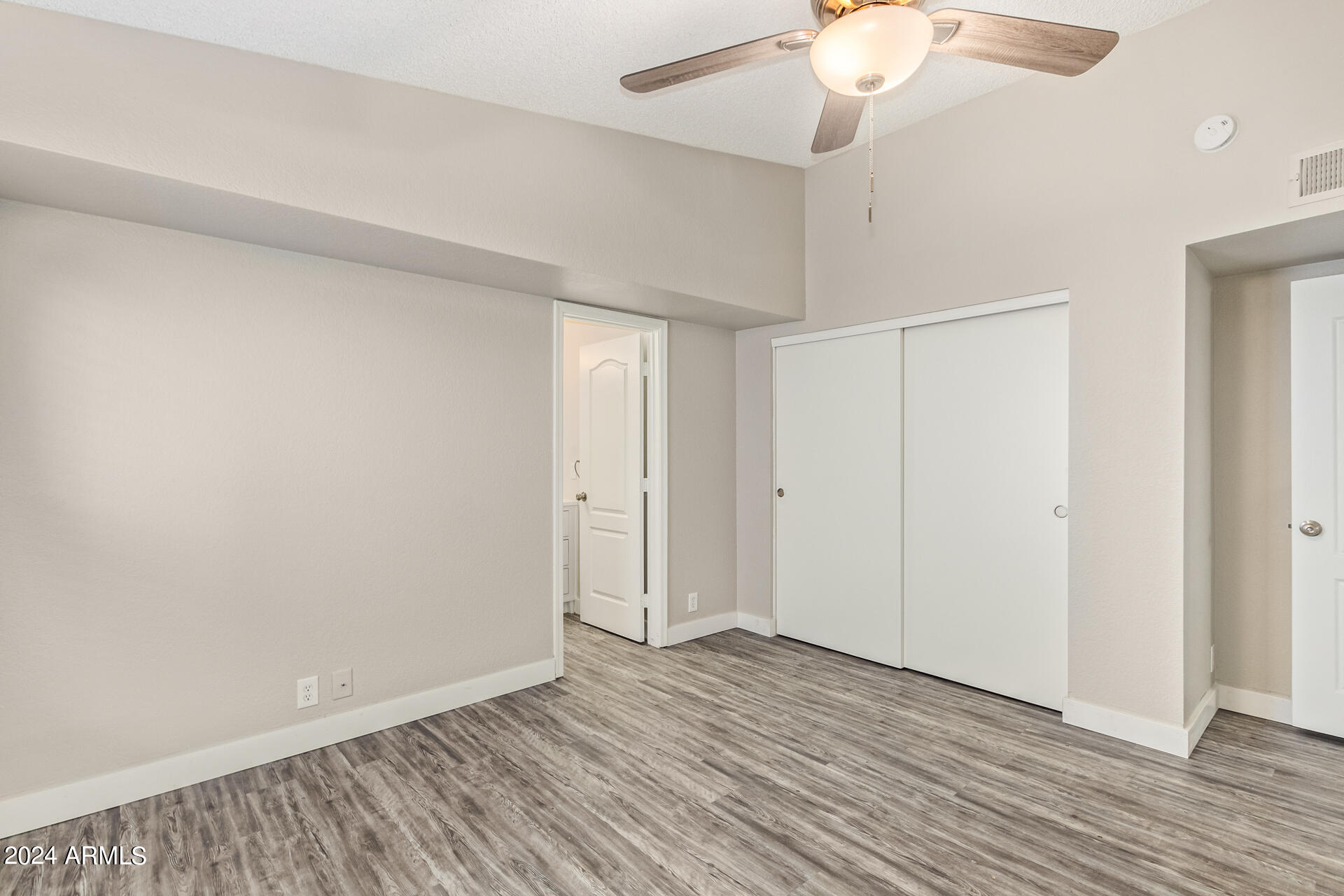 534 East Marco Polo Road Phoenix, AZ 85024 - Photo 11 of 25