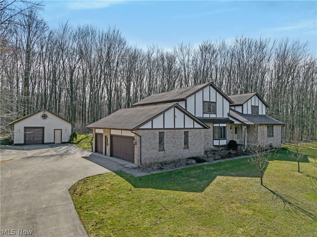 13015 Pearl Road Chardon, OH 44024 - Photo 3 of 50