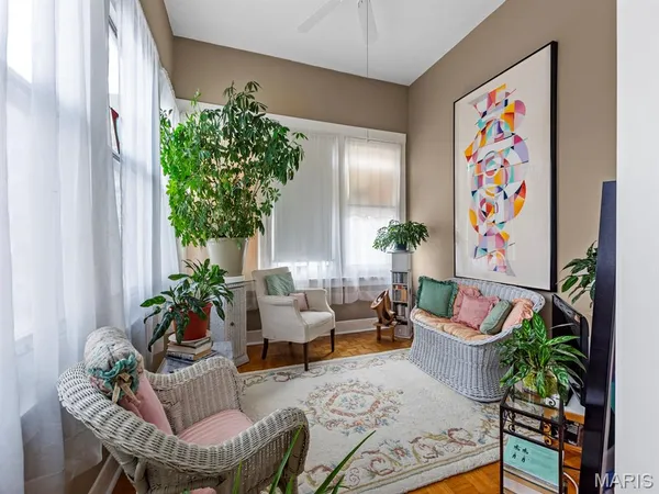 $325,000 | 10 North Kingshighway Boulevard, Unit 2CN, St. Louis, MO 63108