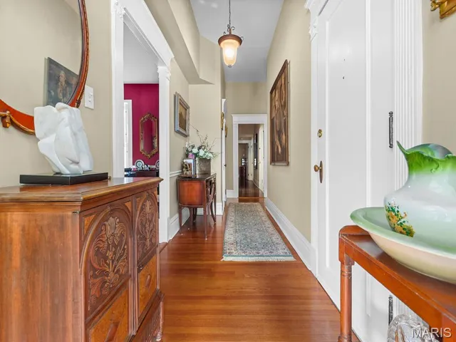 $325,000 | 10 North Kingshighway Boulevard, Unit 2CN, St. Louis, MO 63108