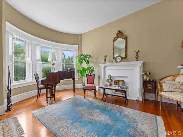 $325,000 | 10 North Kingshighway Boulevard, Unit 2CN, St. Louis, MO 63108