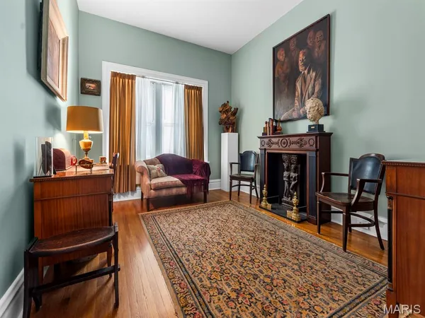 $325,000 | 10 North Kingshighway Boulevard, Unit 2CN, St. Louis, MO 63108