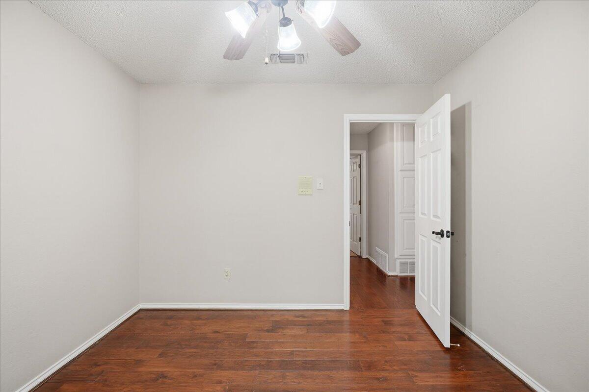 5512 83rd Street Lubbock, TX 79424 - Photo 27 of 39 32-5512_83rd_st_033