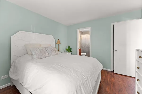 $249,900 | 1332 McDowell Road, Unit 201, Naperville, IL 60563