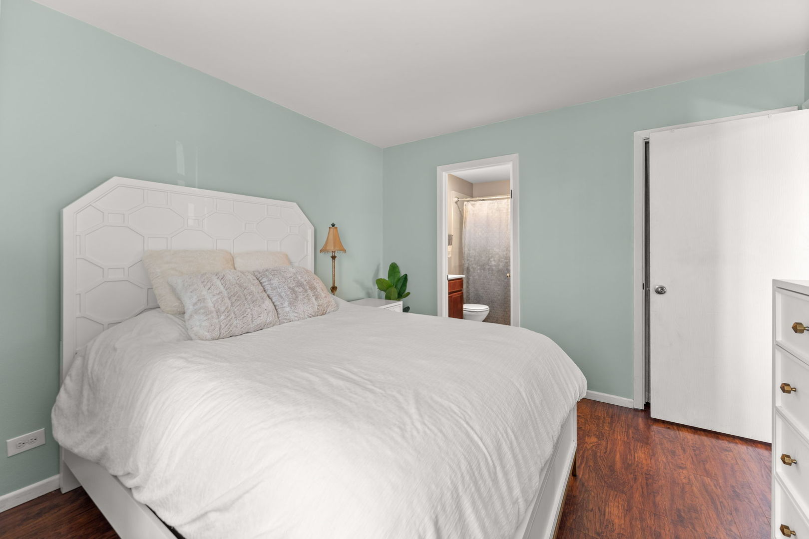 1332 McDowell Road, Unit 201 Naperville, IL 60563 - Photo 15 of 25