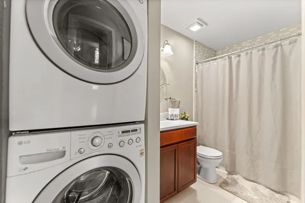 $249,900 | 1332 McDowell Road, Unit 201, Naperville, IL 60563