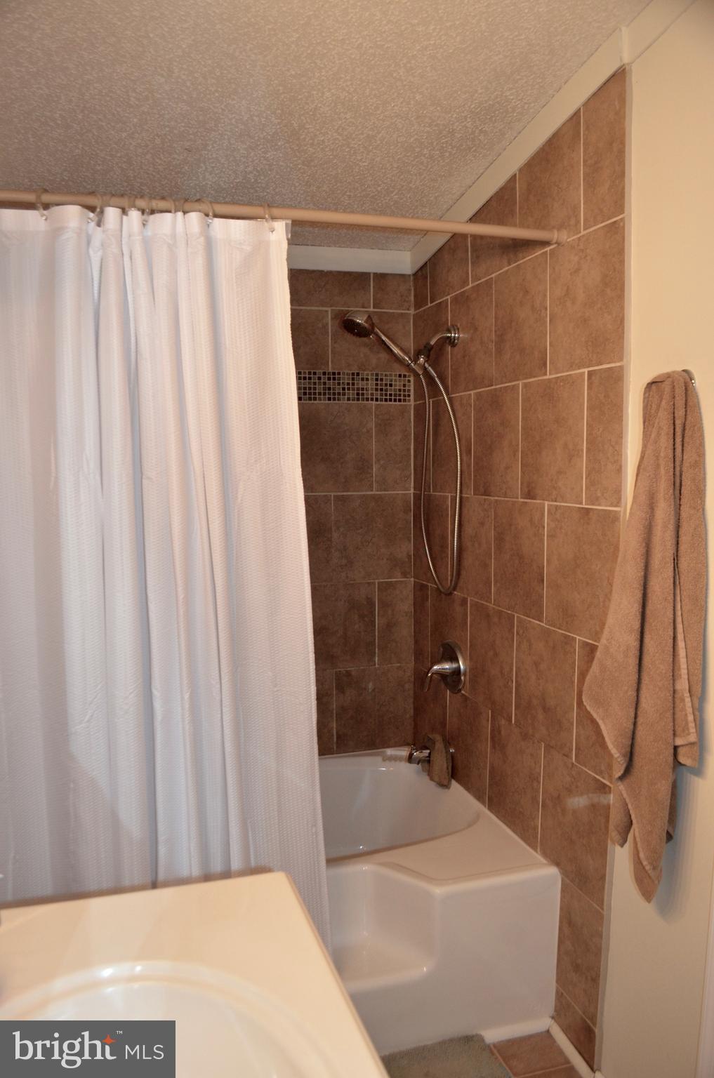 11205 Post Oak Road Spotsylvania, VA 22551 - Photo 13 of 26 Bath (Master)