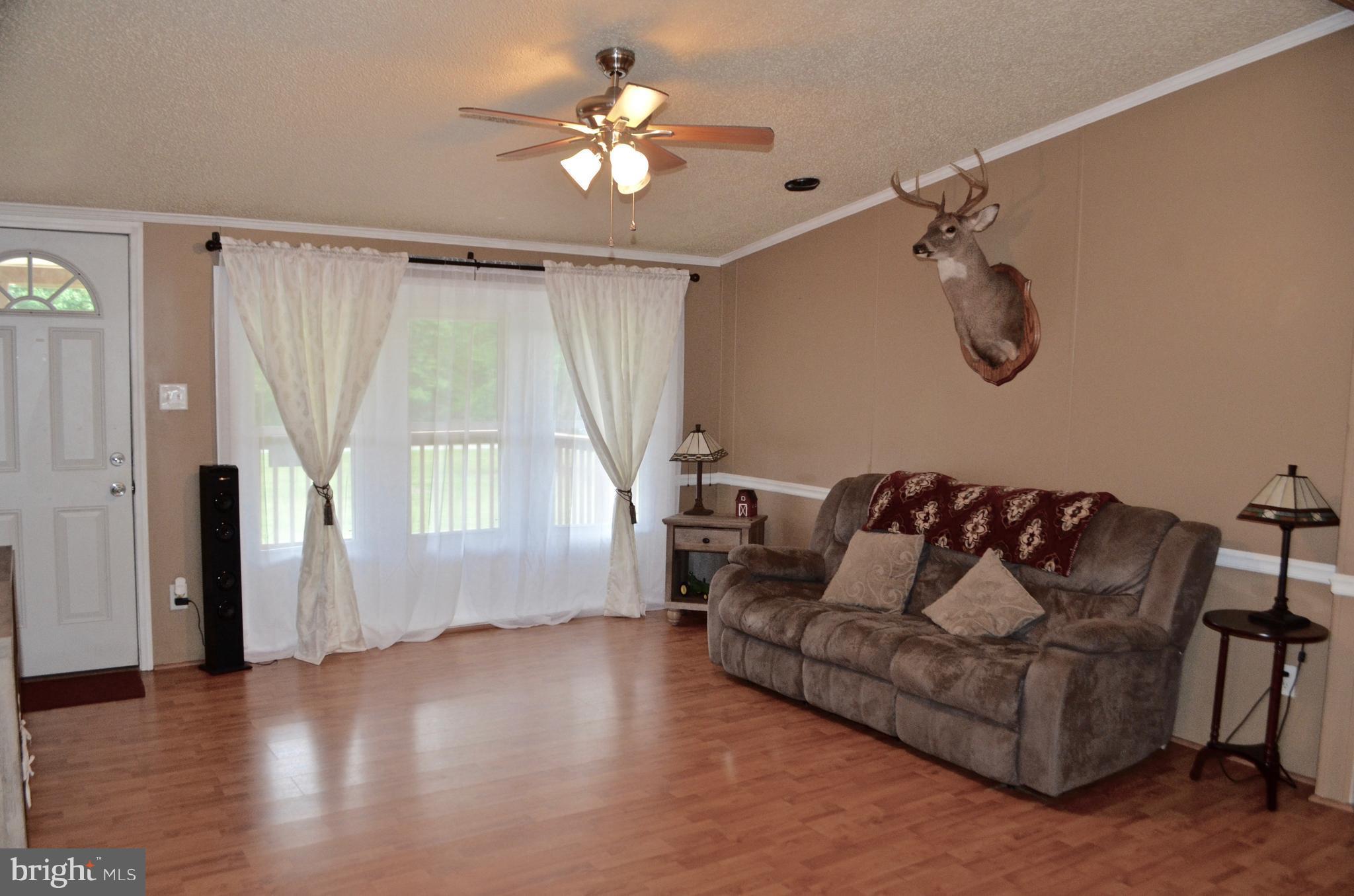 11205 Post Oak Road Spotsylvania, VA 22551 - Photo 3 of 26 Living Room